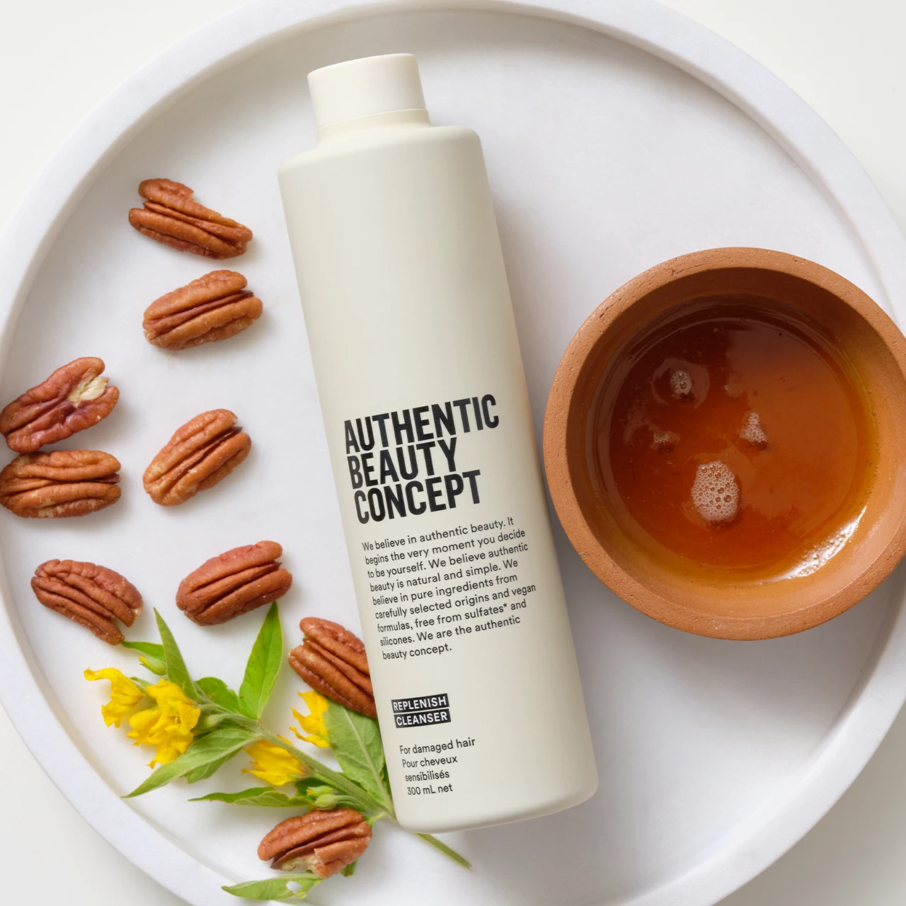 Bain Réparateur Cheveux Sensibilisés Authentic Beauty Concept 300ml 3 Bain Réparateur Cheveux Sensibilisés Authentic Beauty Concept 300ml – Image 3