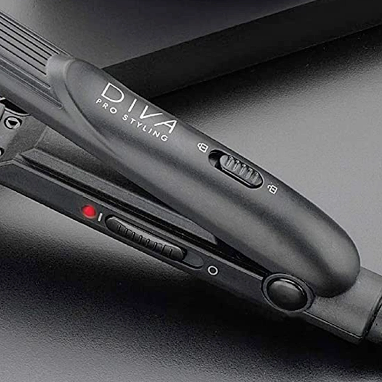 Lisseur Mini Noir Diva 3 Lisseur Mini Noir Diva – Image 3