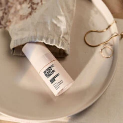 Spray Poudre Résultat Nat Authentic Beauty Concept 12g -Coiffure Promos Boutique spray poudre authentic beauty concept 24372.1693399641